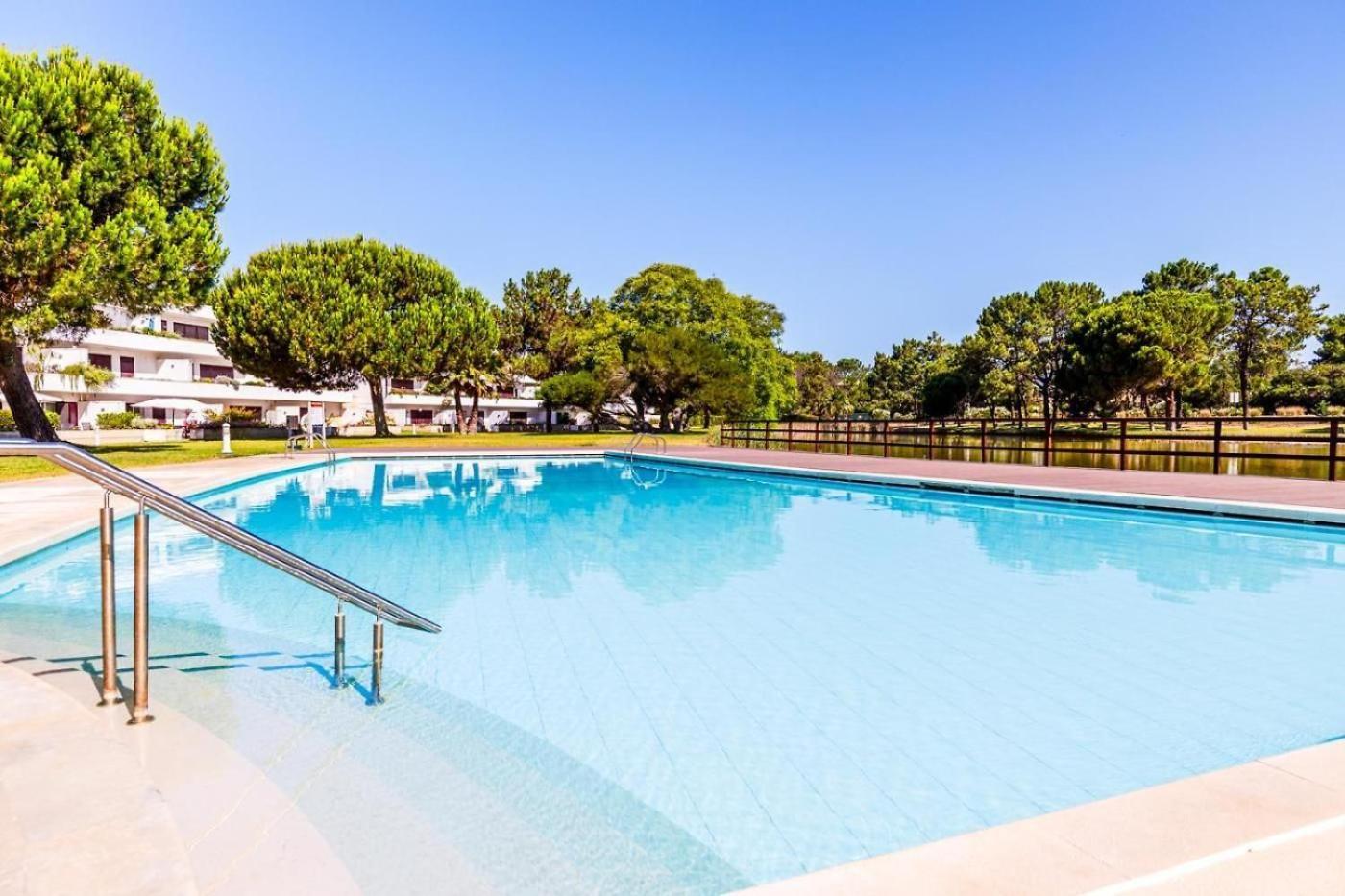 Private Lake Condo Apartment - Troia Bagian luar foto